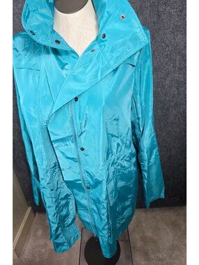 Lightweight Packable Travel Jacket Water-Resistant Teal Size M CCC 100% Polyeste